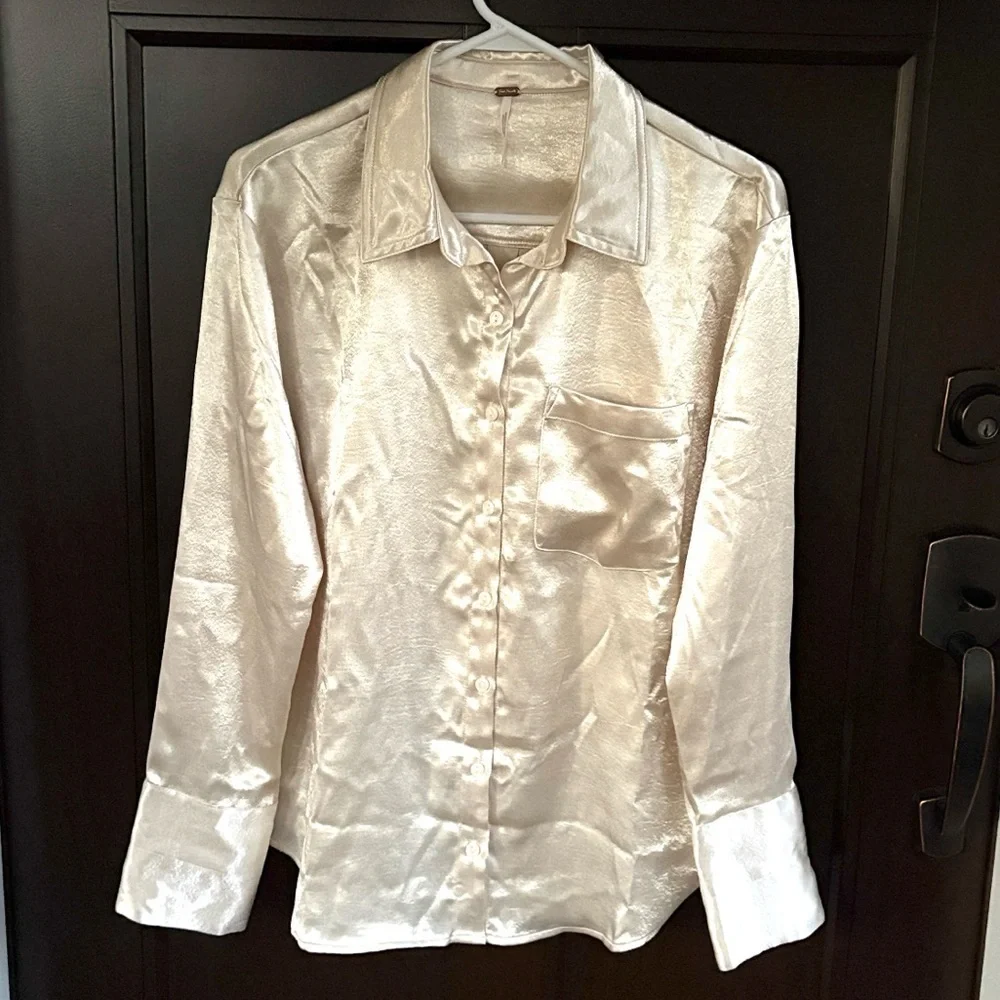EUC Free People Shooting For The Moon Satiny Button Front Top Champagne Small